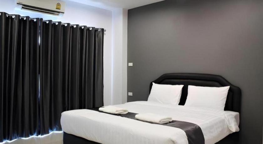 The Bed Hotel Пхитсанулок Экстерьер фото