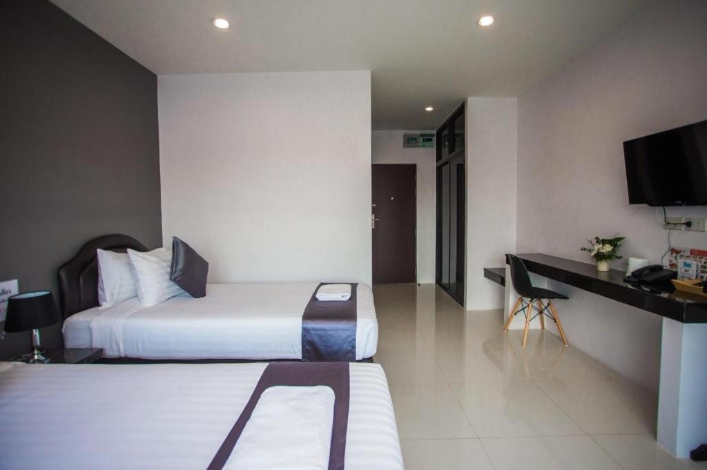 The Bed Hotel Пхитсанулок Экстерьер фото