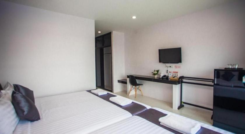 The Bed Hotel Пхитсанулок Экстерьер фото